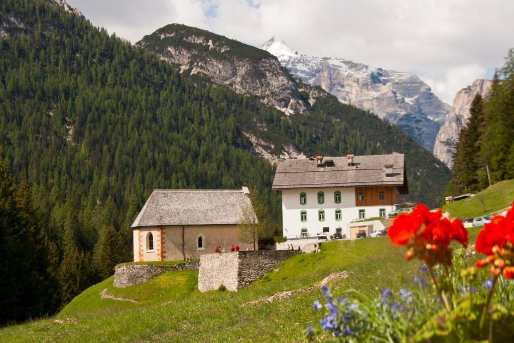 Hotel Ristorante Rifugio Ospitale Cortina dʼAmpezzo Exteriér fotografie